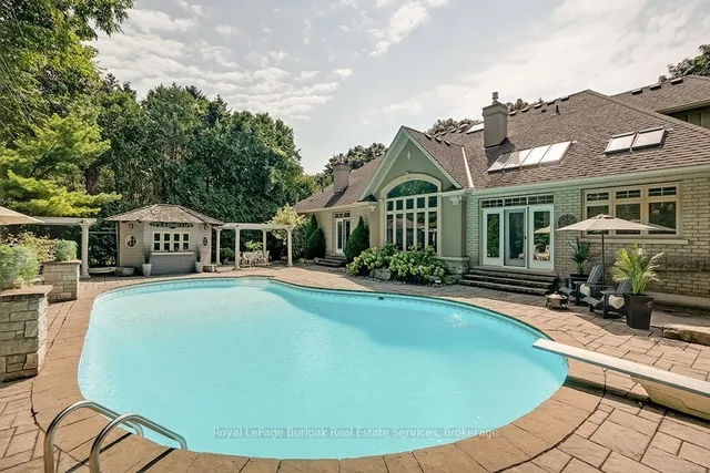 Additional image 21 of 883 Kingsway Dr