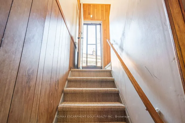 Additional image 23 of 9 Thomson Crt