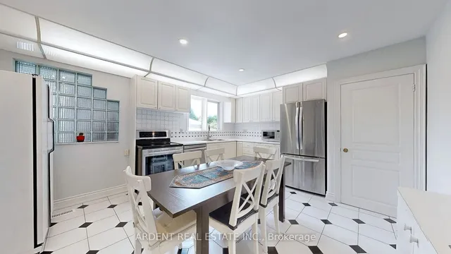 Additional image 10 of 265 Acton Ave