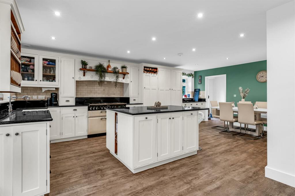 Additional image 4 of Canonsfield Road, Welwyn