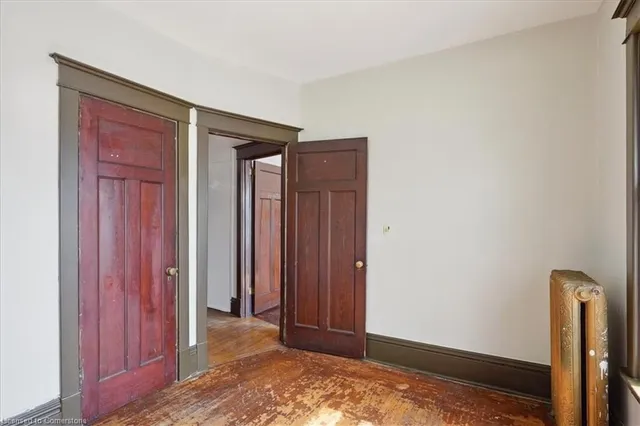 Additional image 21 of 76 Spadina Ave