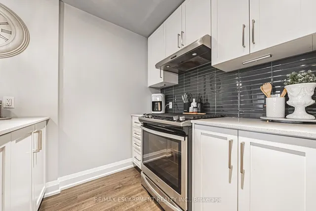 Additional image 5 of 181 James St Unit 402