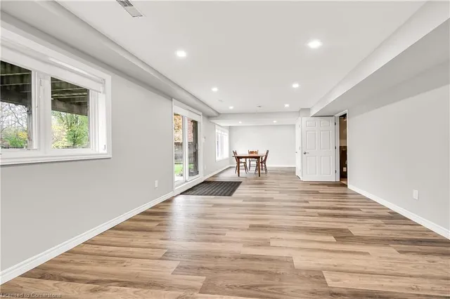 Additional image 32 of 61 Waterford Cres