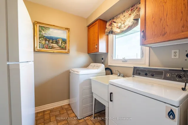 Additional image 15 of 8560 Leeming Rd