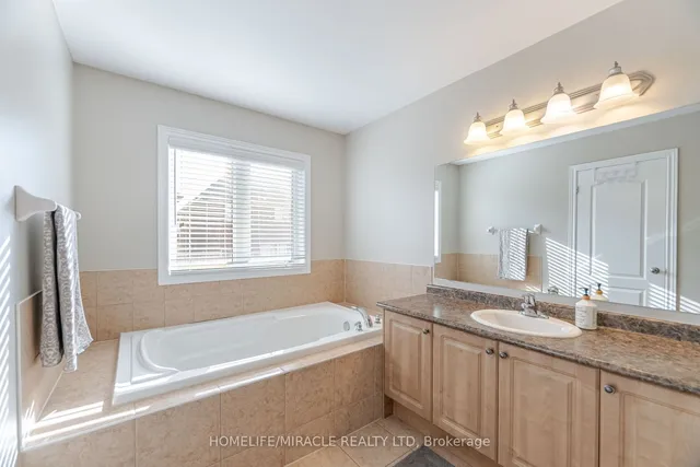 Additional image 18 of 815 Miltonbrook Cres