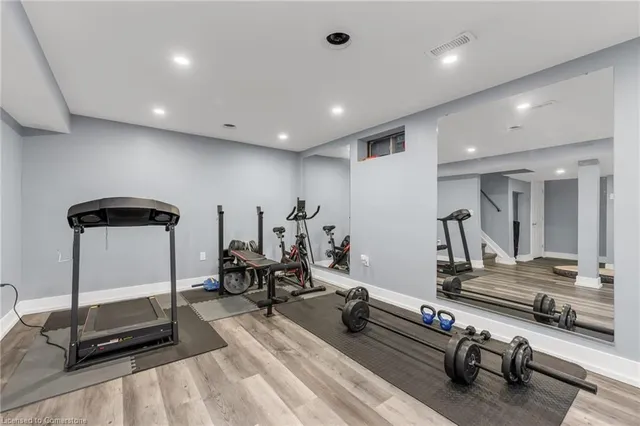 Additional image 24 of 65 Memorial Ave