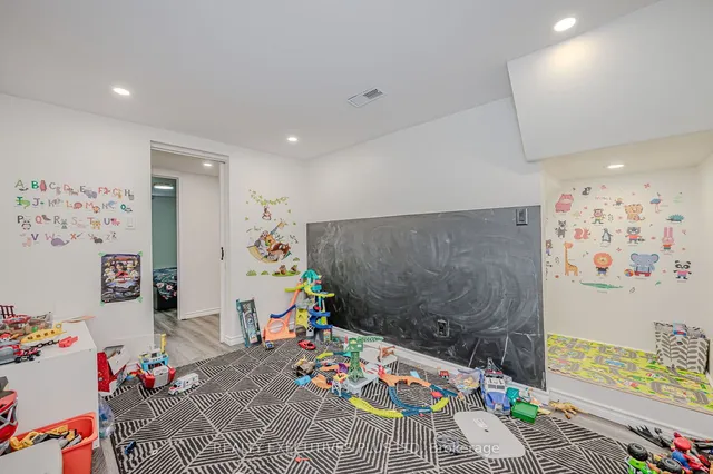 Additional image 26 of 115 Lynbrook Dr