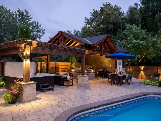 Additional image 32 of 714 Robertson Cres