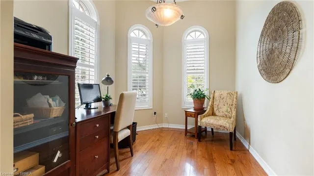 Additional image 10 of 137 Thoroughbred Blvd