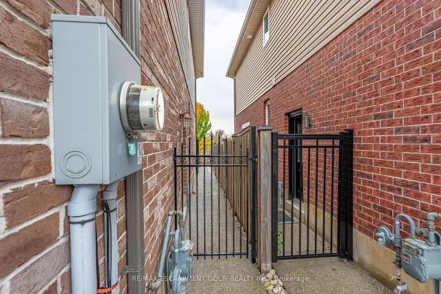 Additional image 34 of 49 Desoto Dr