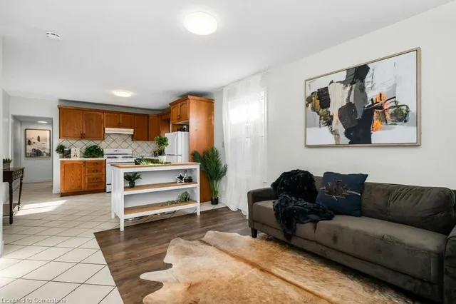 Additional image 7 of 536 John St