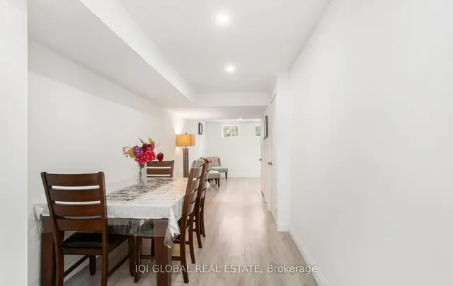 Additional image 34 of 1736 Thames Circ