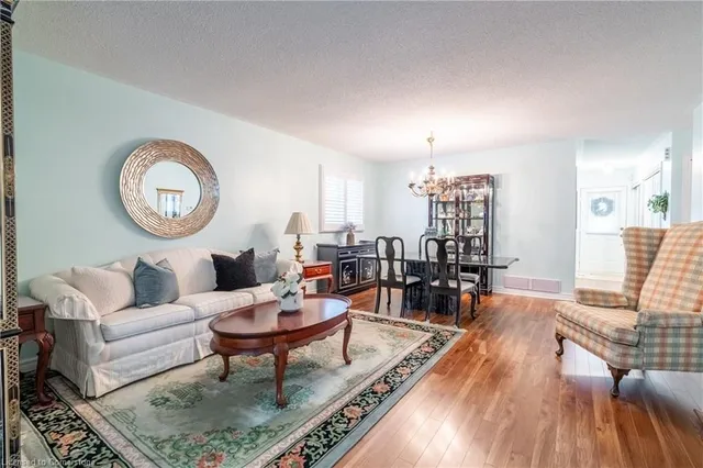 Additional image 11 of 345 Silverbirch Blvd