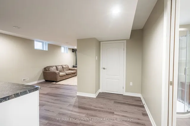 Additional image 29 of 19 HAZELTON Ave