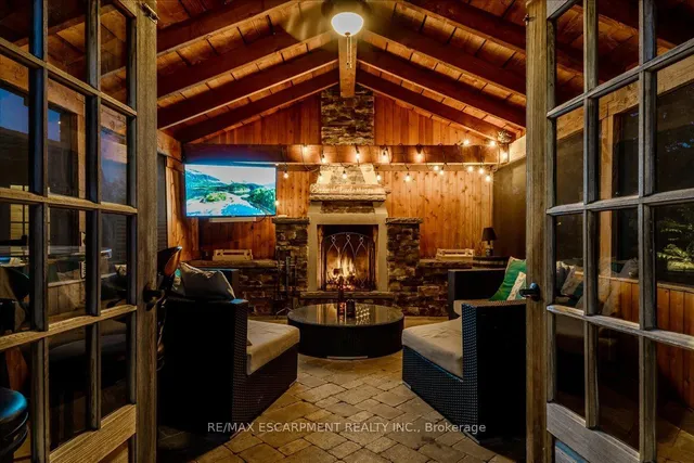 Additional image 35 of 320 Wrigglesworth Cres