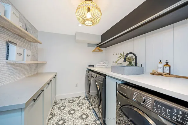 Additional image 27 of 714 Robertson Cres