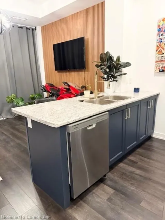 Additional image 8 of 470 Dundas St Unit 102