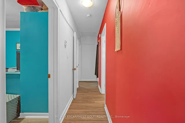 Additional image 8 of 29 Clarendon Ave