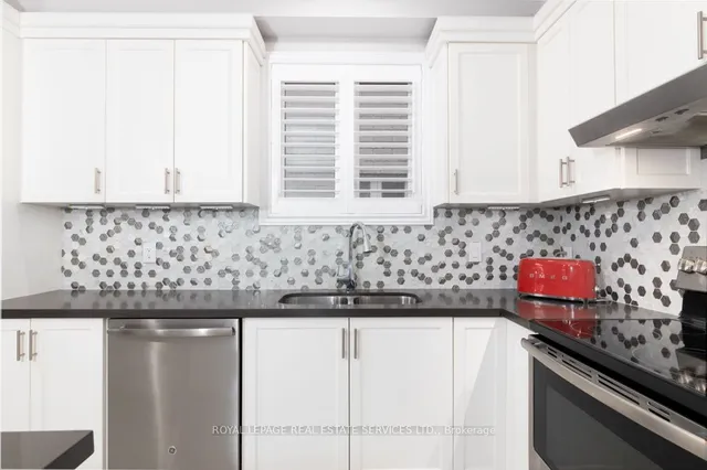 Additional image 8 of 17 Narbonne Cres