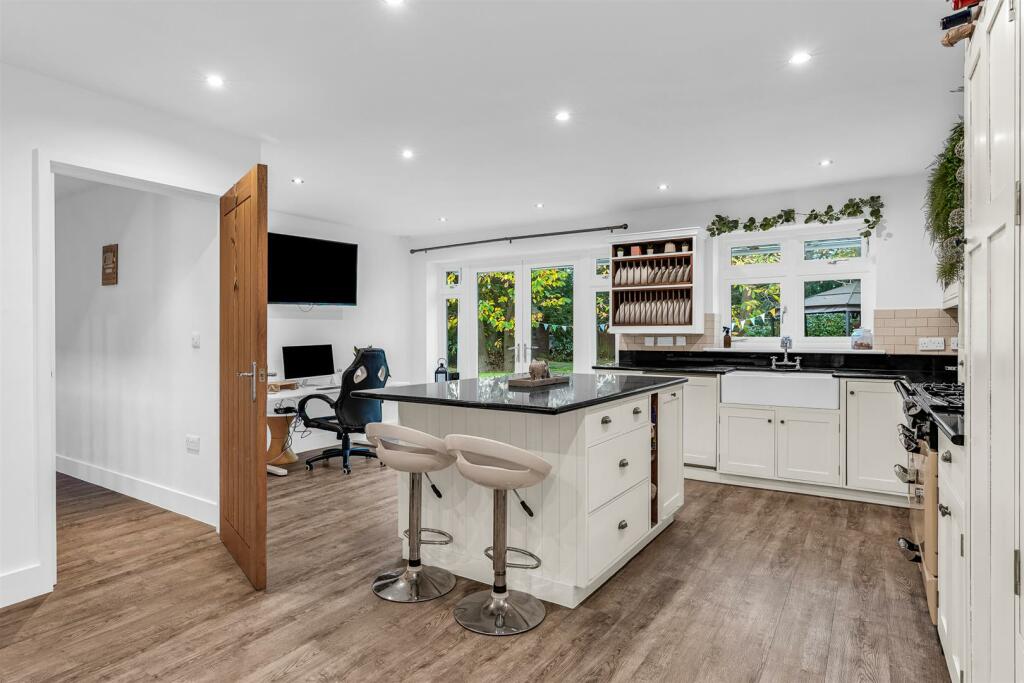 Additional image 6 of Canonsfield Road, Welwyn