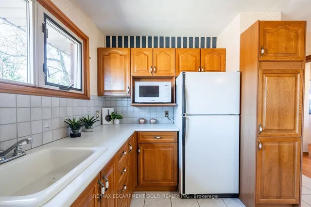 Additional image 10 of 9 Thomson Crt