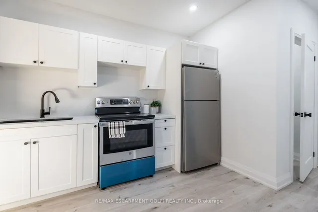 Additional image 17 of 27 HARVEY St