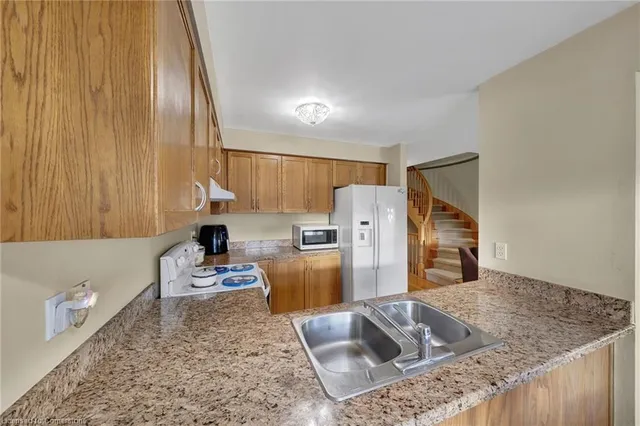 Additional image 13 of 38 Cedarville Dr