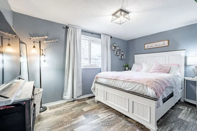 Additional image 30 of 51 LEGGETT Cres