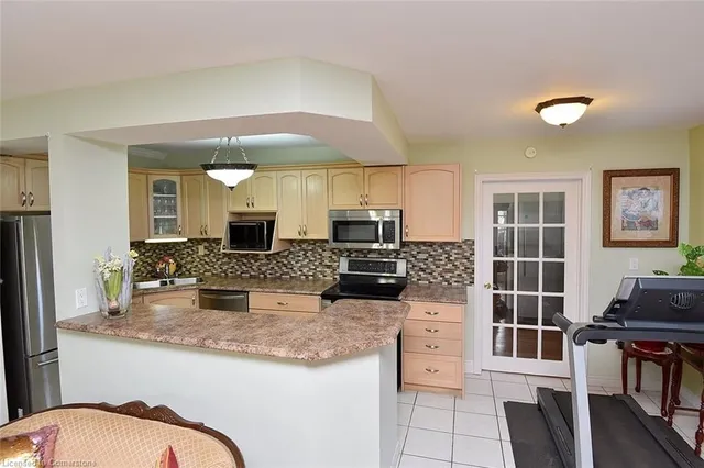 Additional image 11 of 851 Queenston Rd Unit 408