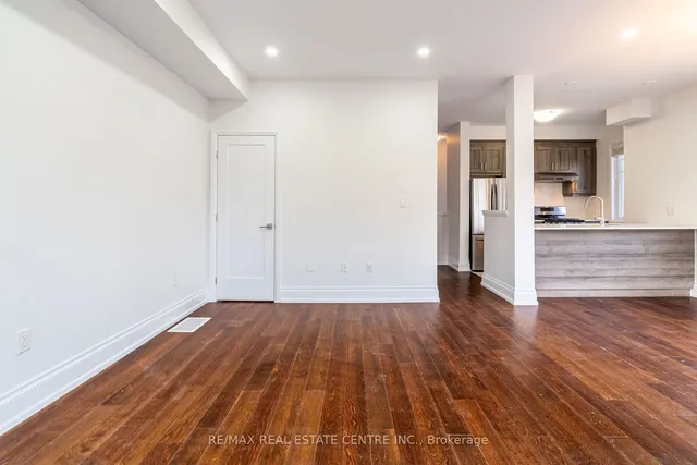 Additional image 19 of 2 Near Lane