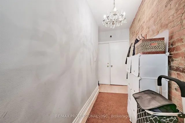 Additional image 6 of 166 Grace St