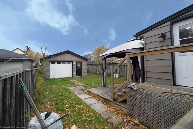 Additional image 24 of 30 Graham Ave