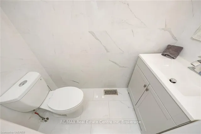 Additional image 18 of 567 SANDERSON Cres