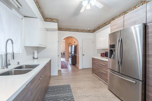 Additional image 12 of 50 1/2 Clyde St