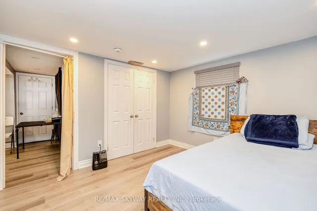 Additional image 30 of 279 ELMWOOD Cres