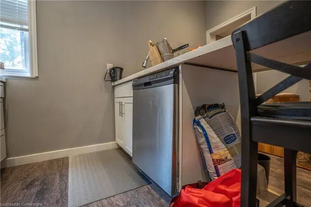 Additional image 9 of 163 Emerald St