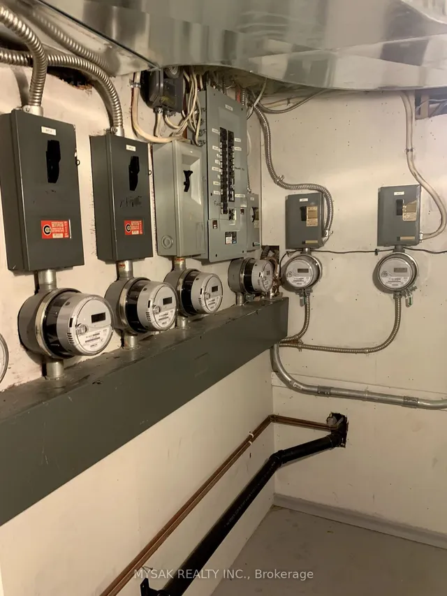 Additional image 7 of 985 Kingsway Dr