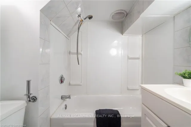 Additional image 34 of 56 Newton Ave