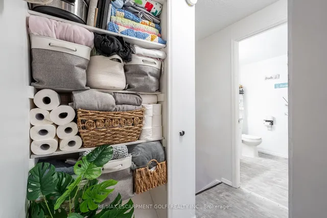 Additional image 33 of 51 LEGGETT Cres