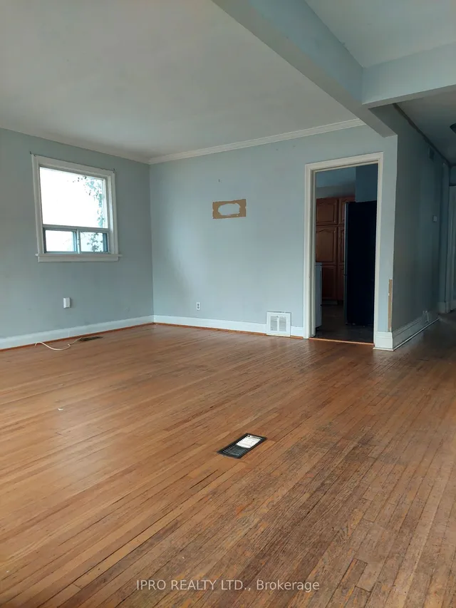 Additional image 3 of 12 Harewood Ave