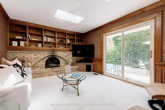 Additional image 21 of 306 Oakwood Crt