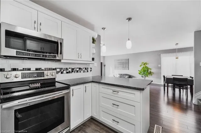 Additional image 14 of 8 Muscot Dr