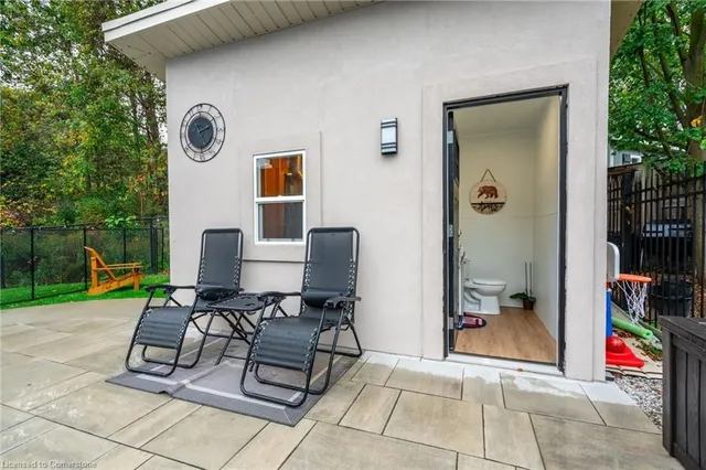 Additional image 42 of 12 Cowper Crt