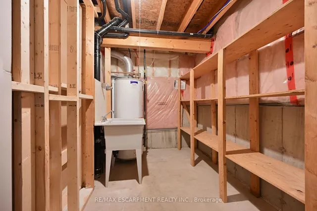 Additional image 32 of 61 Waterford Cres