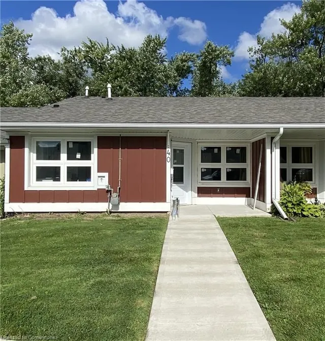 40 Szollosy Cir