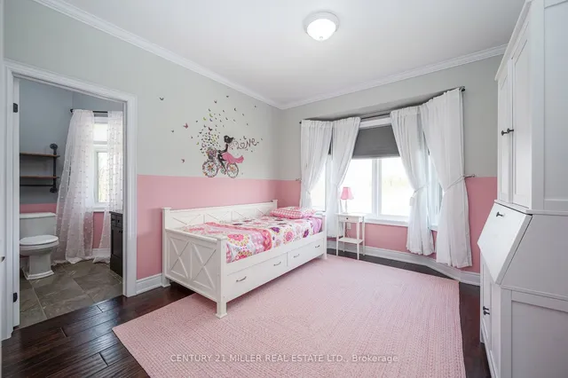 Additional image 23 of 100 Chesswood Tr