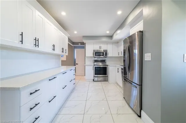 Additional image 30 of 55 Allan Ave