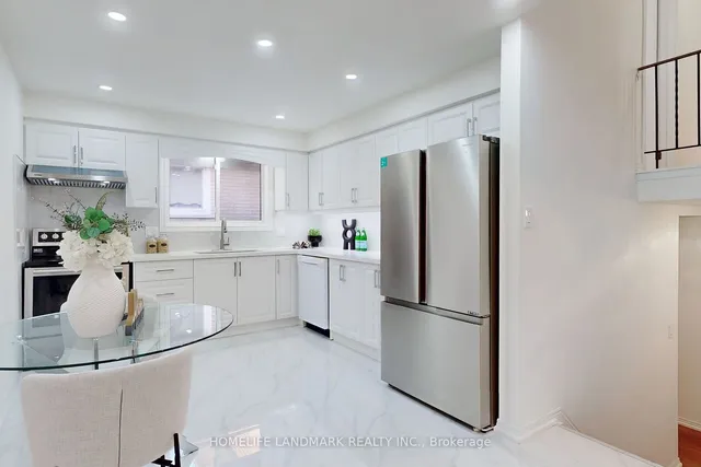 Additional image 28 of 552 Queen Victoria Dr