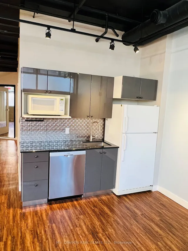 Additional image 5 of 80 Sherbourne St Unit 101