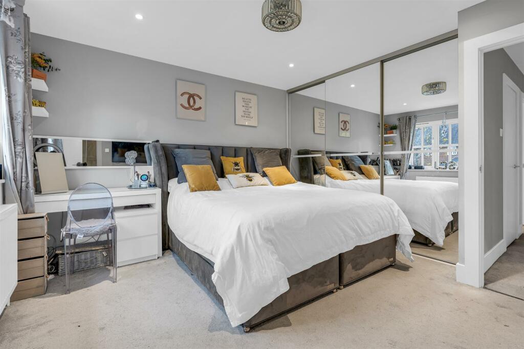 Additional image 9 of Welwyn Hall Gardens, Welwyn